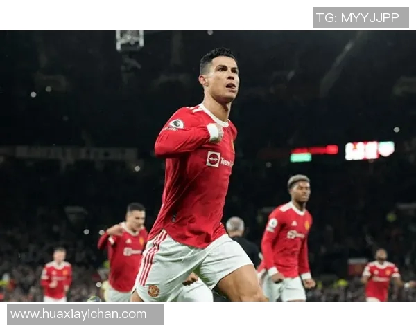 曼联名宿合影引热议左侧球迷竟无法认出其中一位传奇球员